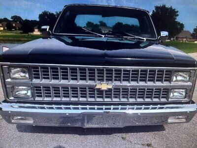 Chevrolet-C-10-Pickup-1982-Black-Red-3058-1