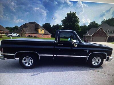 Chevrolet-C-10-Pickup-1982-Black-Red-3058-3