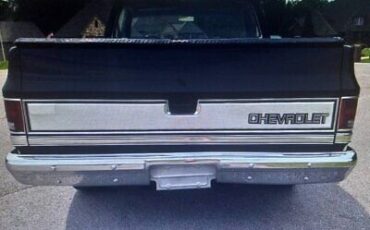 Chevrolet-C-10-Pickup-1982-Black-Red-3058-5