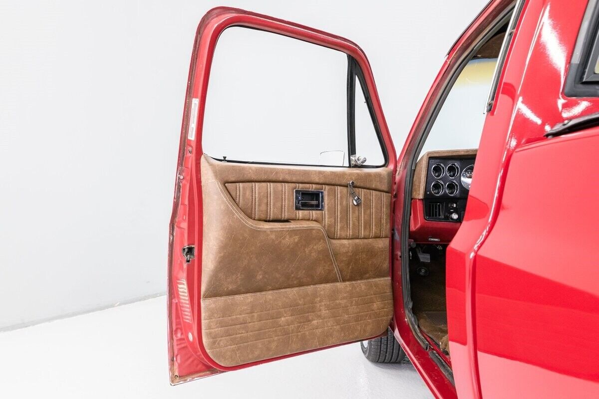 Chevrolet-C-10-Pickup-1982-Red-Brown-430-9