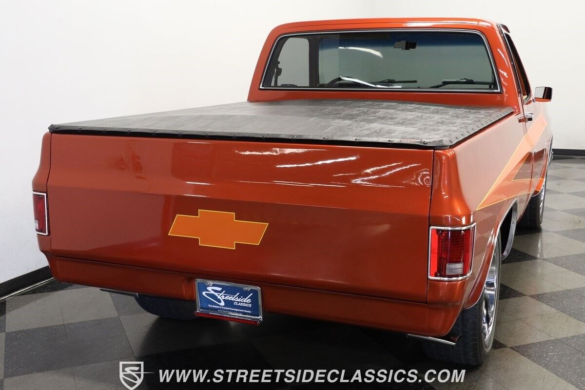 Chevrolet-C-10-Pickup-1985-Orange-Tan-17460-9