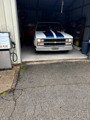 Chevrolet-C-10-Pickup-1986-White-Black-9672-3