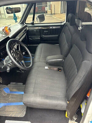 Chevrolet-C-10-Pickup-1986-White-Black-9672-9