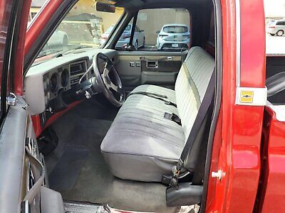 Chevrolet-C-10-Pickup-1987-Red-Gray-154022-10