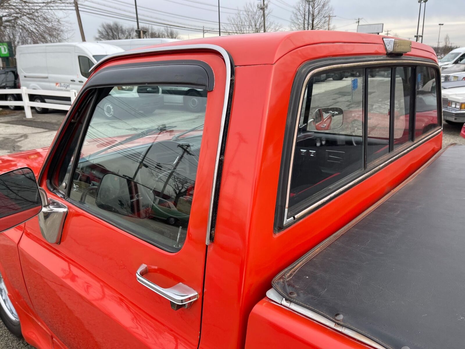 Chevrolet-C-10-Silverado-1986-Orange-Black-0-12