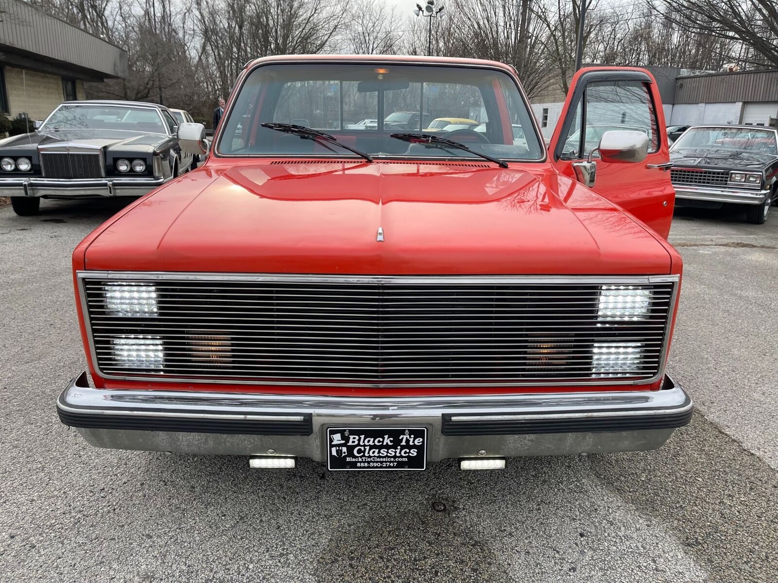 Chevrolet-C-10-Silverado-1986-Orange-Black-0-2