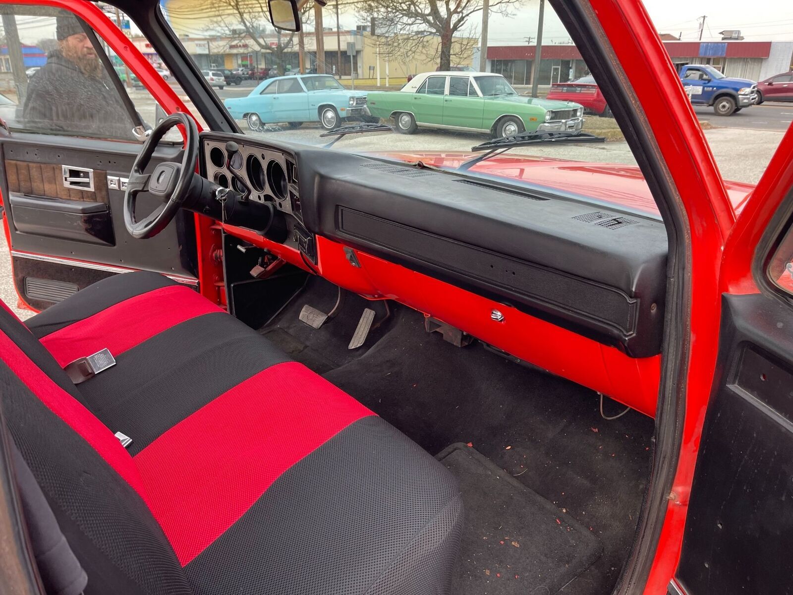 Chevrolet-C-10-Silverado-1986-Orange-Black-0-21