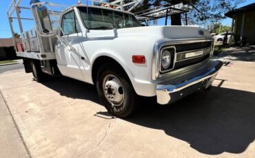 Chevrolet-C-30-1969-white-14-13