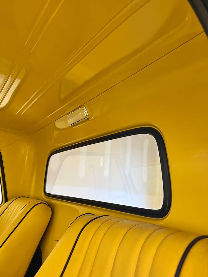 Chevrolet-C10-1965-yellow-157715-12