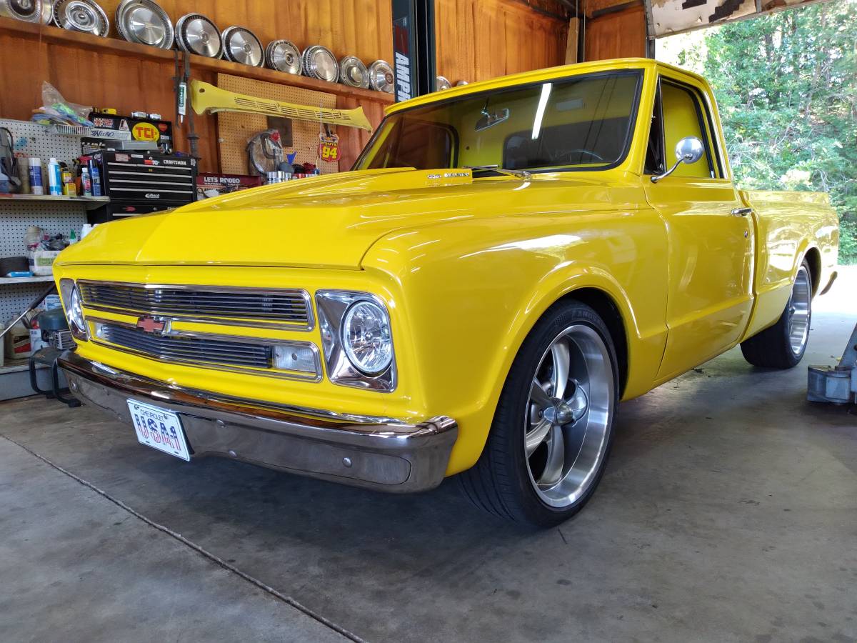 Chevrolet-C10-1967-yellow-161-1