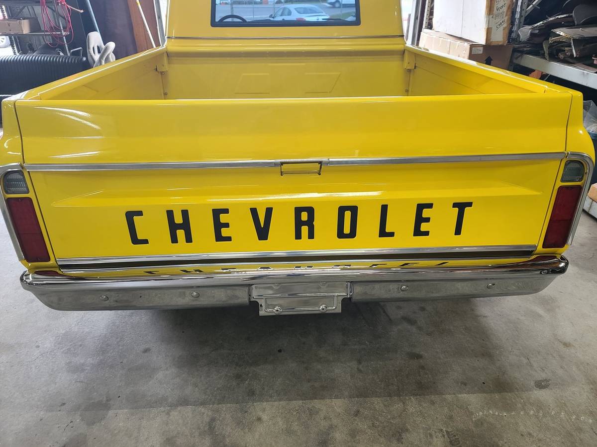 Chevrolet-C10-1967-yellow-161-7