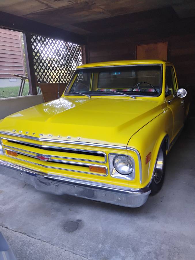 Chevrolet-C10-1968-yellow-160934