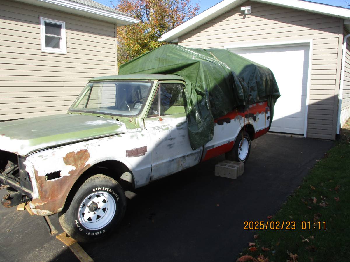 Chevrolet-C10-1970-green-96560-7