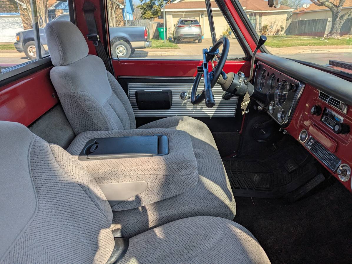 Chevrolet-C10-1970-red-14161-3