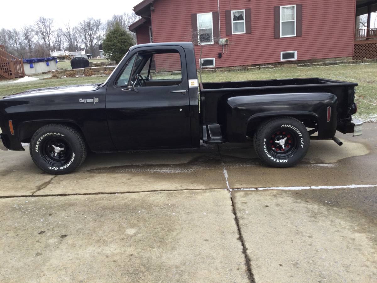 Chevrolet-C10-1973-black-168036