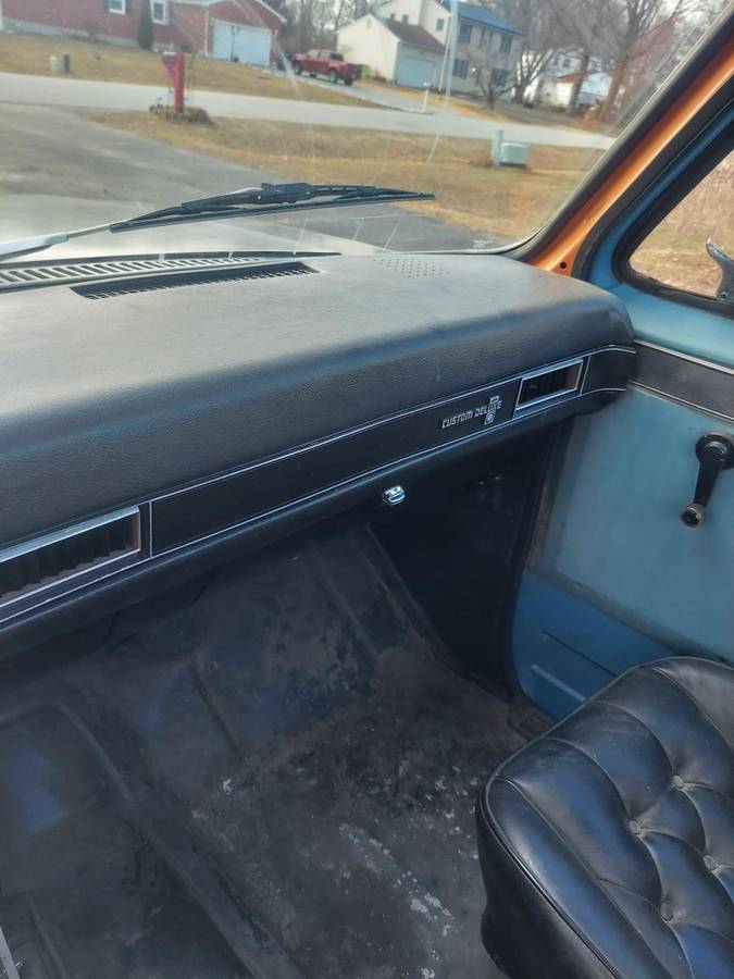 Chevrolet-C10-1982-215652-11