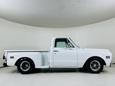 Chevrolet-C10-CUSTOM-1969-White-Other-Color-74921-2