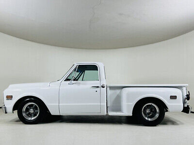 Chevrolet-C10-CUSTOM-1969-White-Other-Color-74921-7