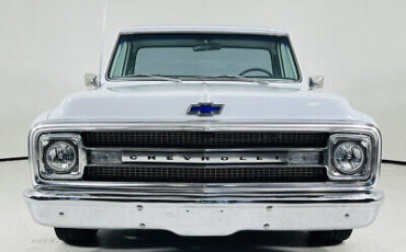 Chevrolet-C10-CUSTOM-1969-White-Other-Color-74921-9