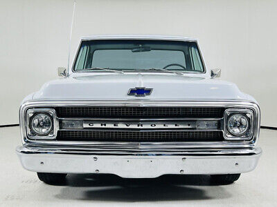 Chevrolet-C10-CUSTOM-1969-White-Other-Color-74921-9