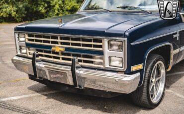 Chevrolet-C10-Suburban-Cabriolet-1985-Blue-Blue-23538-10