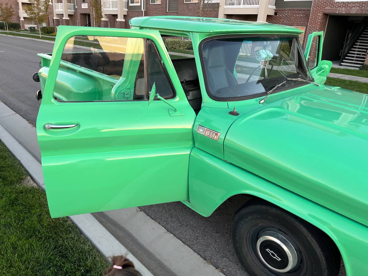 Chevrolet-C10-pickup-1965-green-482802-14