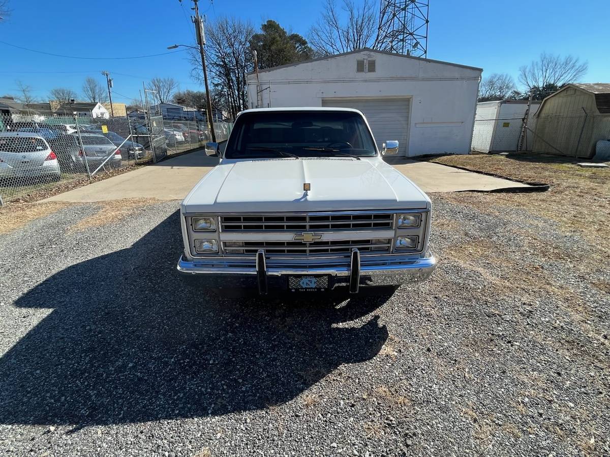 Chevrolet-C10-pickup-1987-white-43452-6