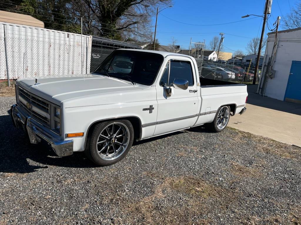 Chevrolet-C10-pickup-1987-white-43452