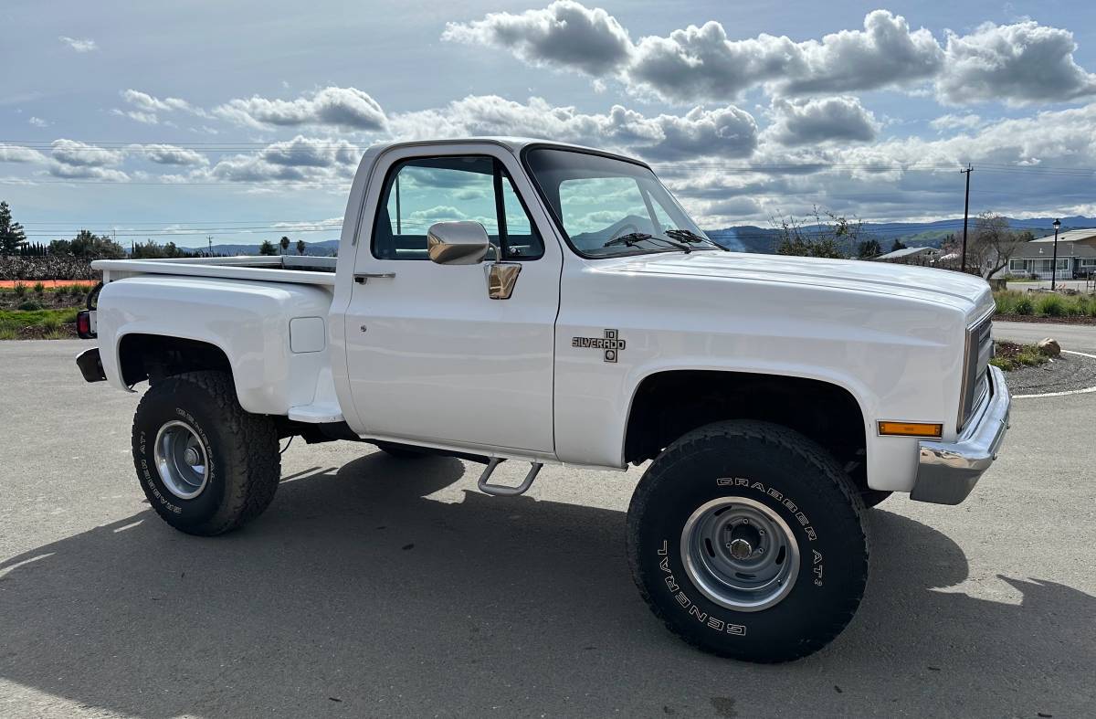 Chevrolet-C10-silverado-step-side-1987-white-53108-9