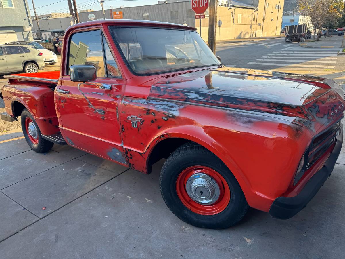 Chevrolet-C10-truck-1967-custom-18-1