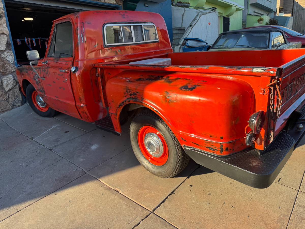 Chevrolet-C10-truck-1967-custom-18-5