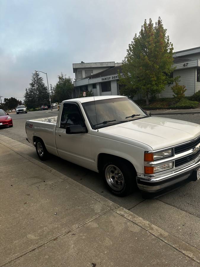 Chevrolet-C1500-1991-white-334279-7