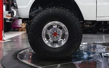 Chevrolet-C20-Pickup-1970-White-Red-55440-26