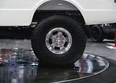 Chevrolet-C20-Pickup-1970-White-Red-55440-27