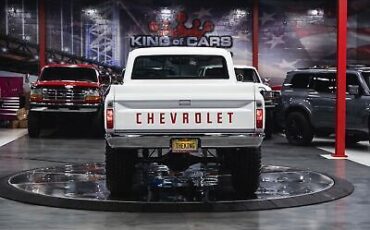 Chevrolet-C20-Pickup-1970-White-Red-55440-9