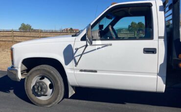 Chevrolet-C3500-1995-white-133253-2