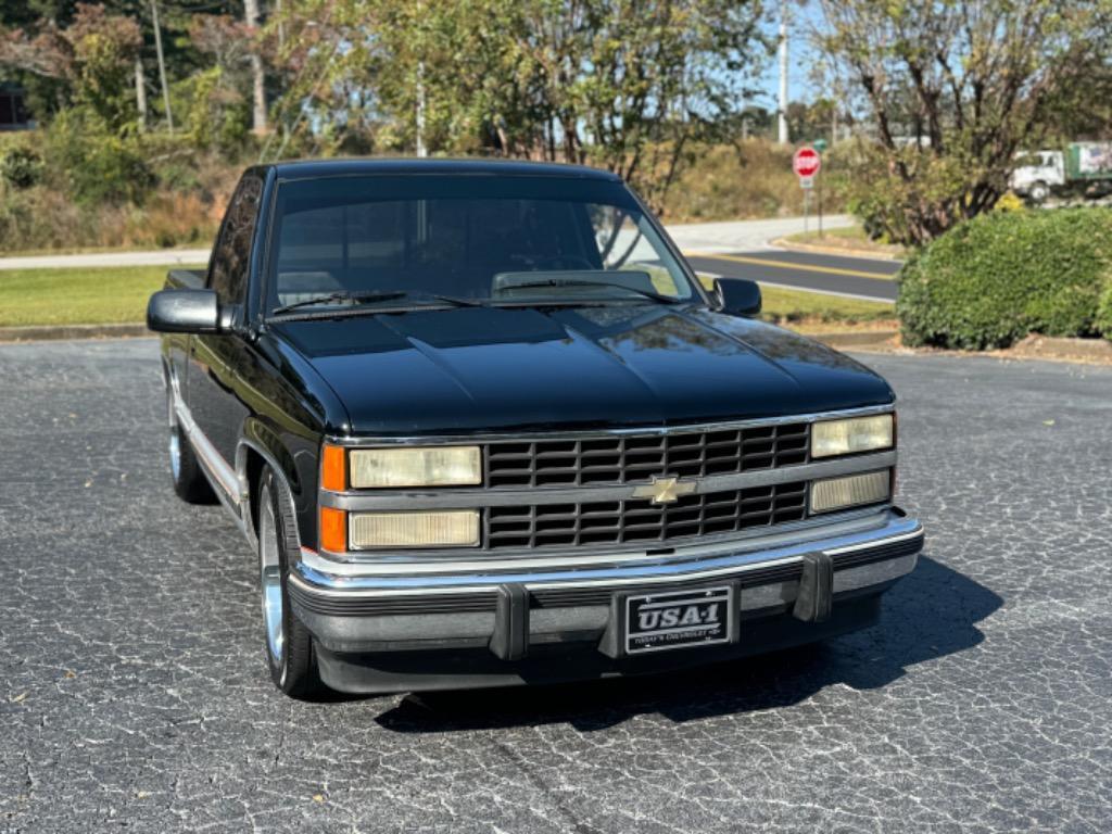 Chevrolet-CK-Pickup-1500-1990-Black-Gray-0-1