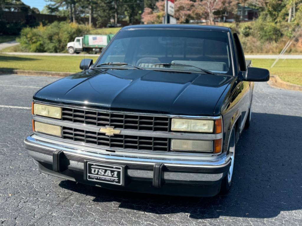 Chevrolet-CK-Pickup-1500-1990-Black-Gray-0-2