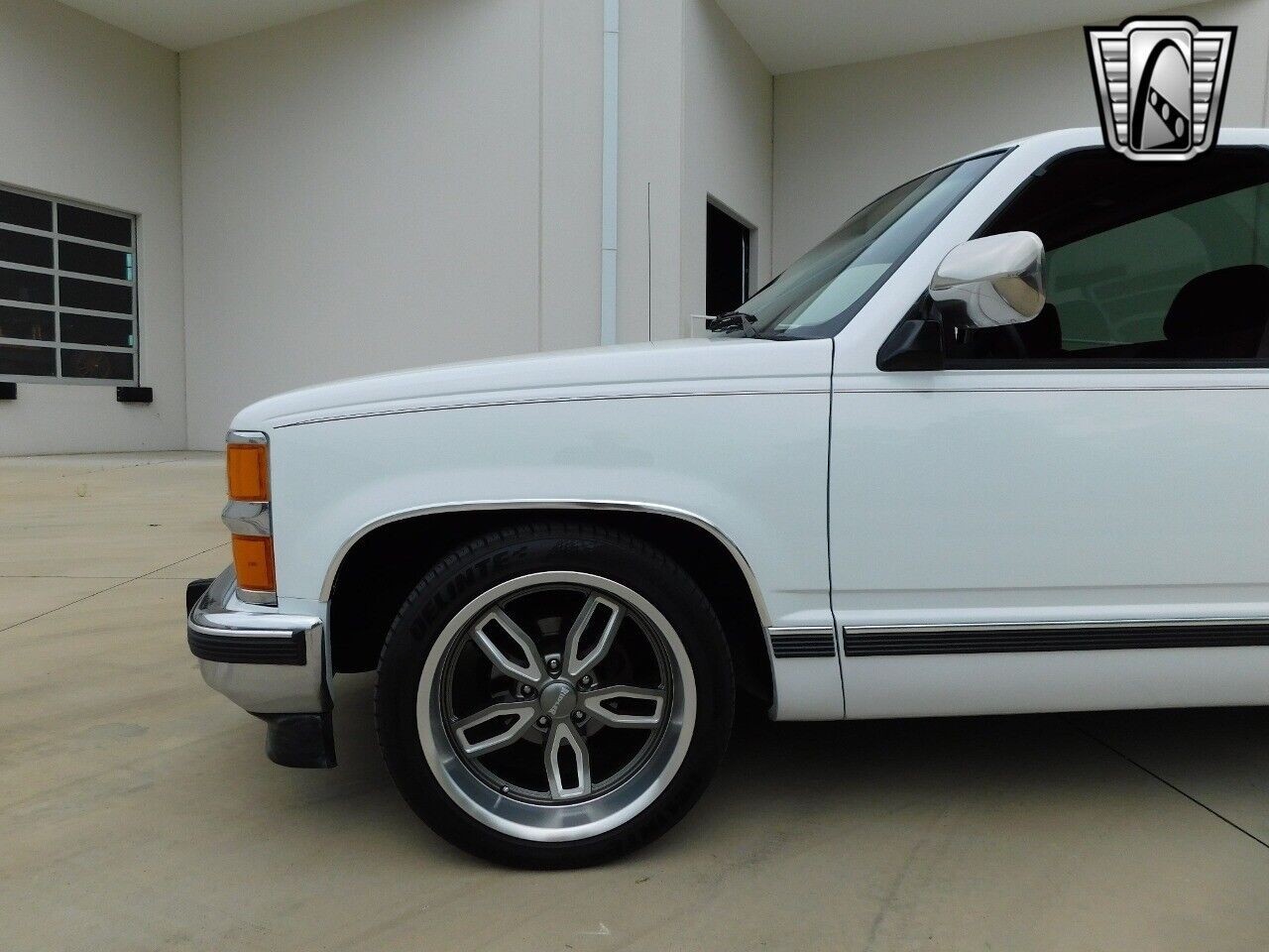 Chevrolet-CK-Pickup-1500-Pickup-1993-White-Red-168035-5