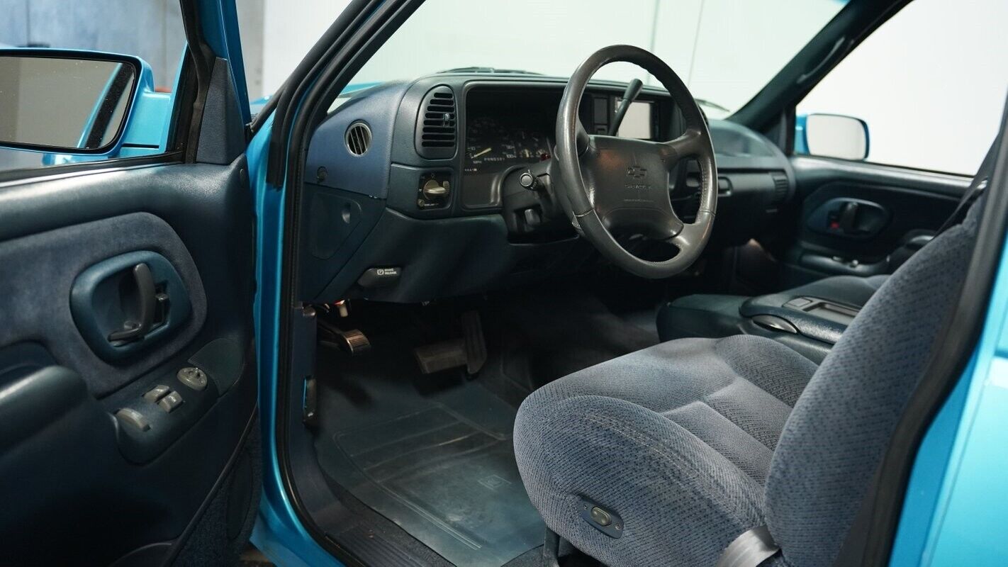 Chevrolet-CK-Pickup-1500-Pickup-1995-Blue-Blue-232777-4