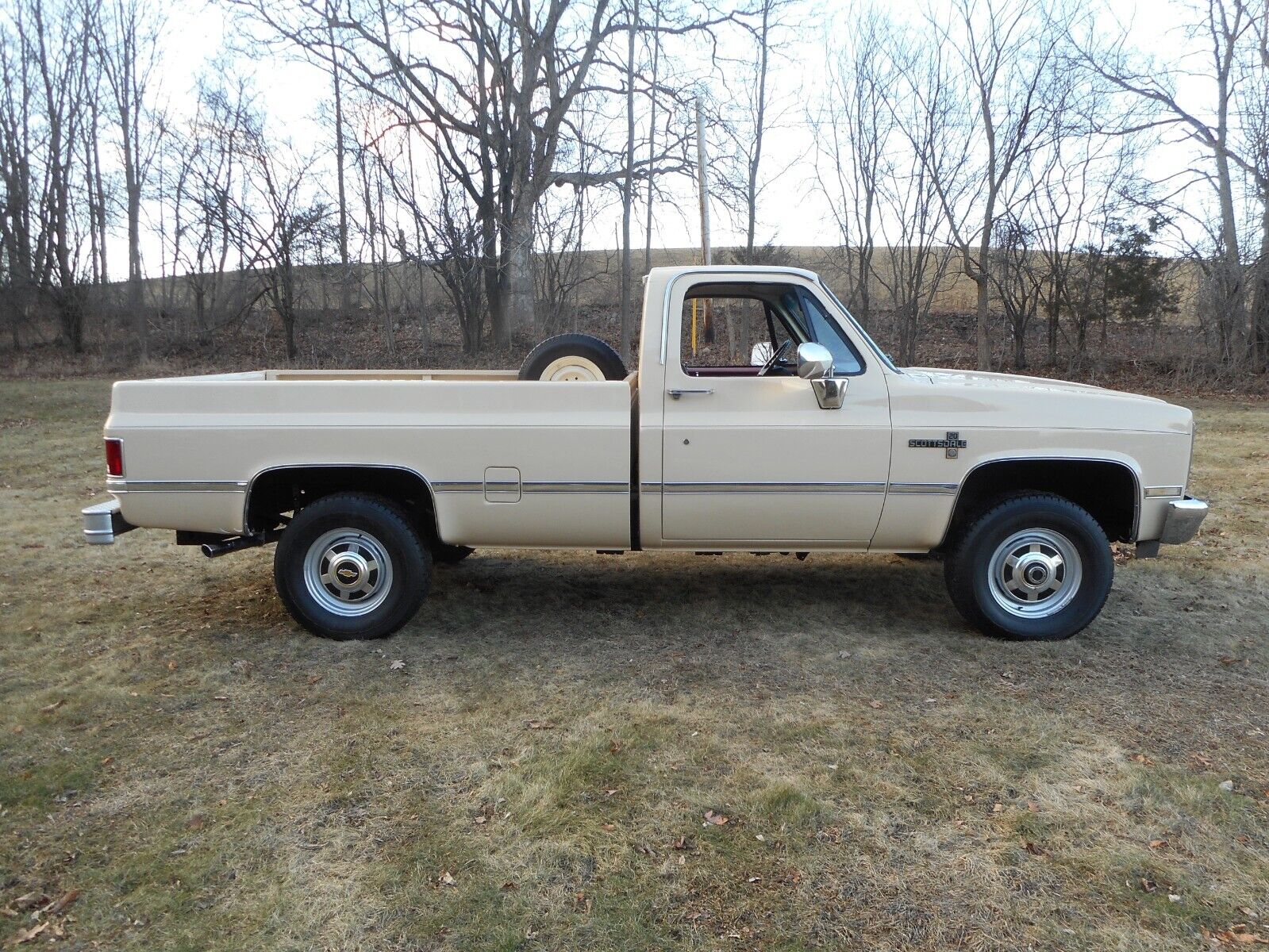 Chevrolet-CK-Pickup-2500-1986-Burgundy-81433-6