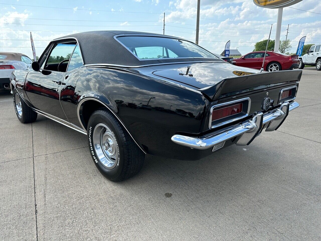 Chevrolet-Camaro-1967-Black-Black-96570-26