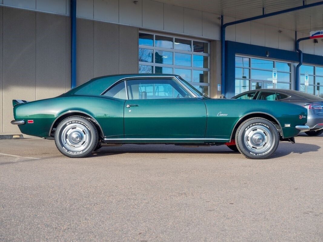 Chevrolet-Camaro-1968-Green-Black-67618-7