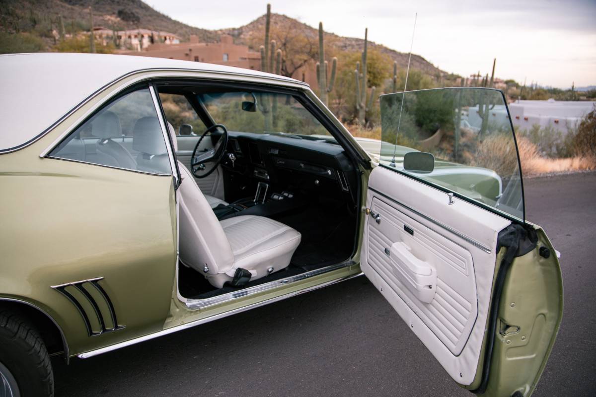 Chevrolet-Camaro-1969-127138-6