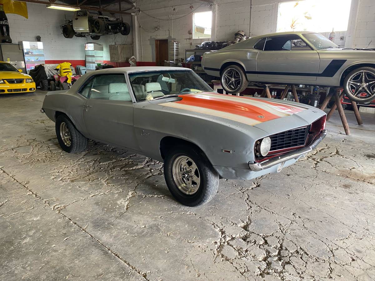 Chevrolet-Camaro-1969-17881-1