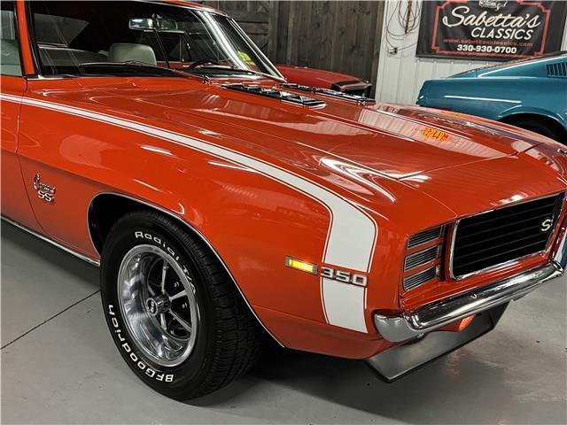 Chevrolet-Camaro-1969-Orange-White-120701-31