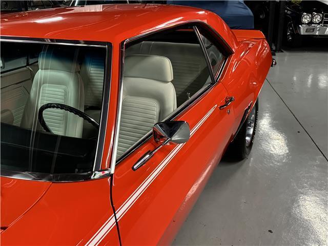 Chevrolet-Camaro-1969-Orange-White-120701-37