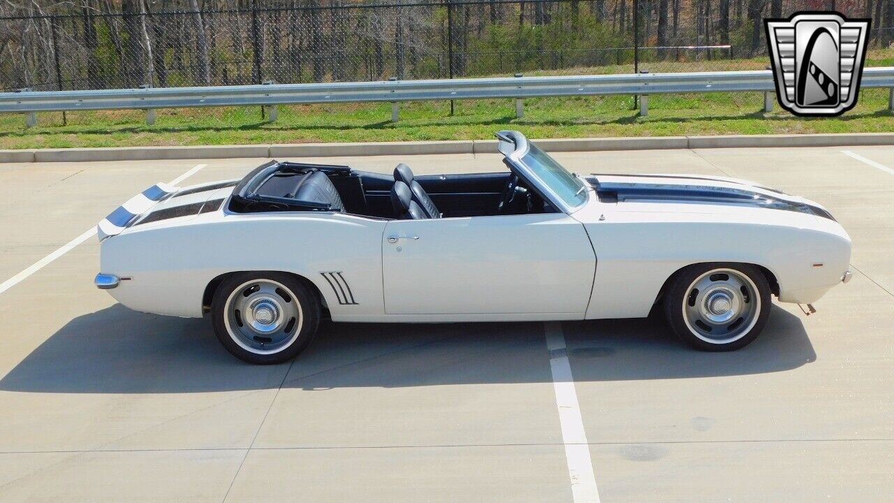 Chevrolet-Camaro-1969-White-Black-29-11