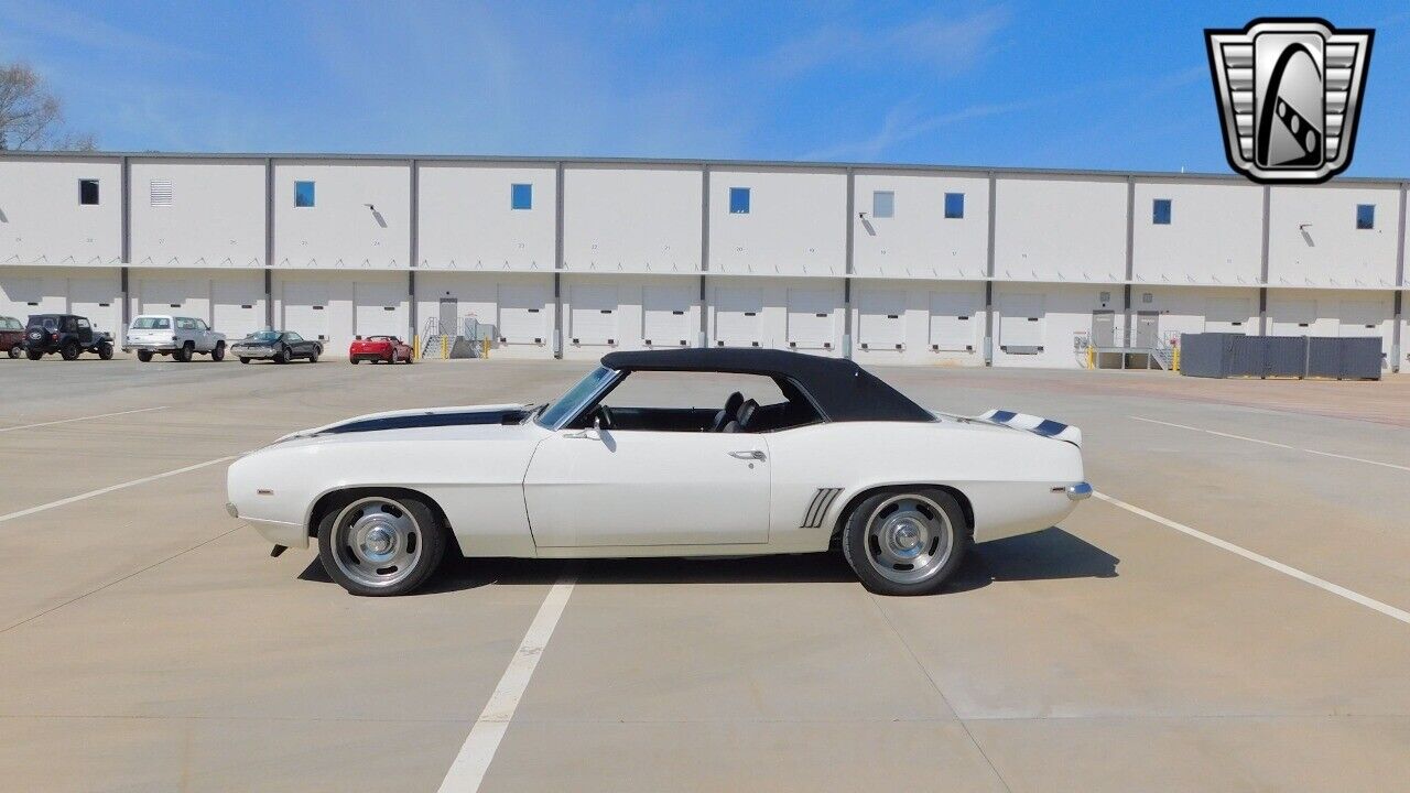 Chevrolet-Camaro-1969-White-Black-29-2