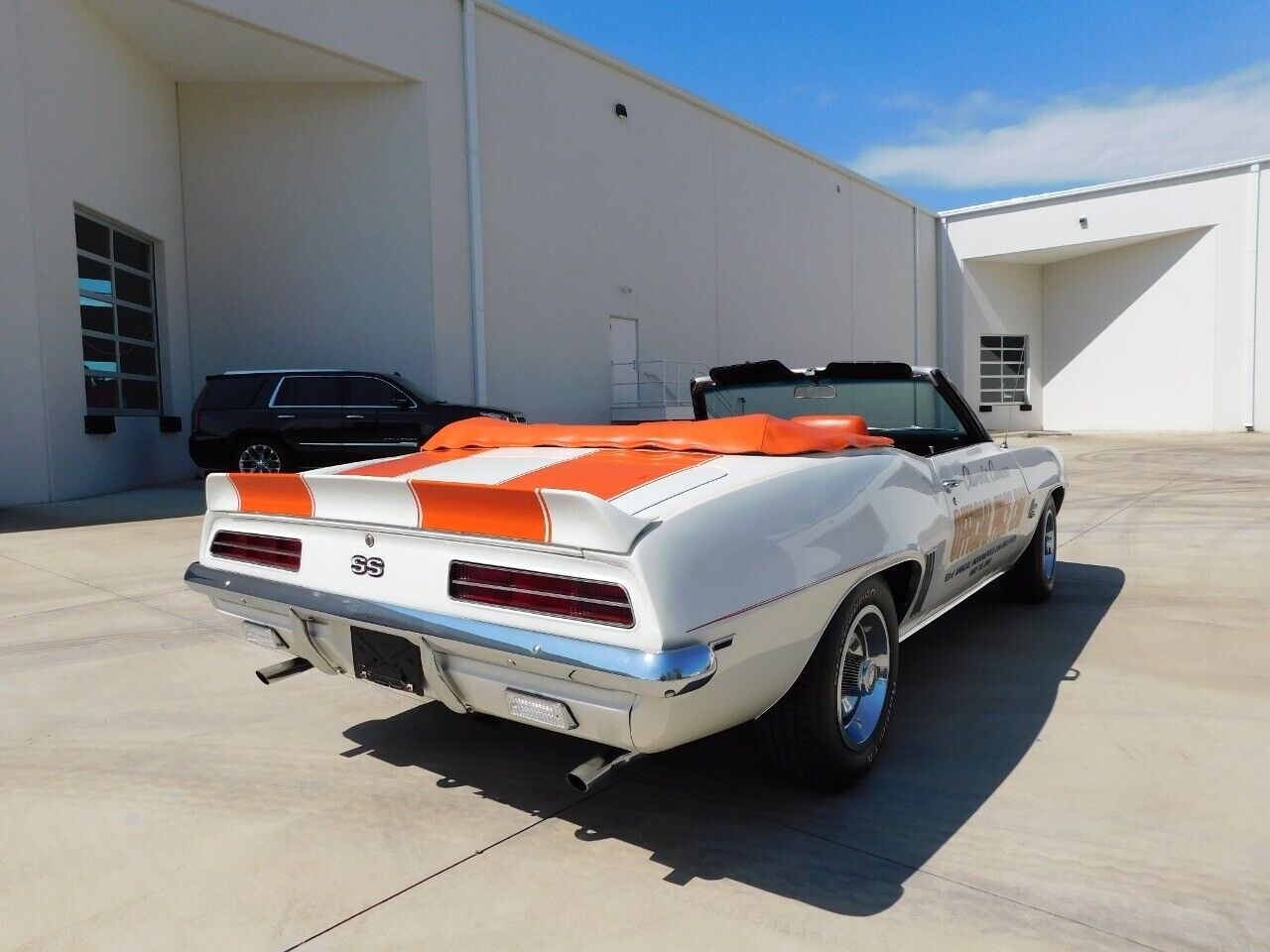 Chevrolet-Camaro-1969-White-Orange-91148-10